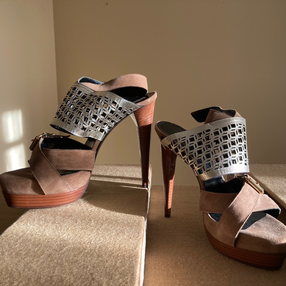 NIB Pierre Hardy Laser Cut Metallic Leather Brown Peep Toe Sandals 39 NEW